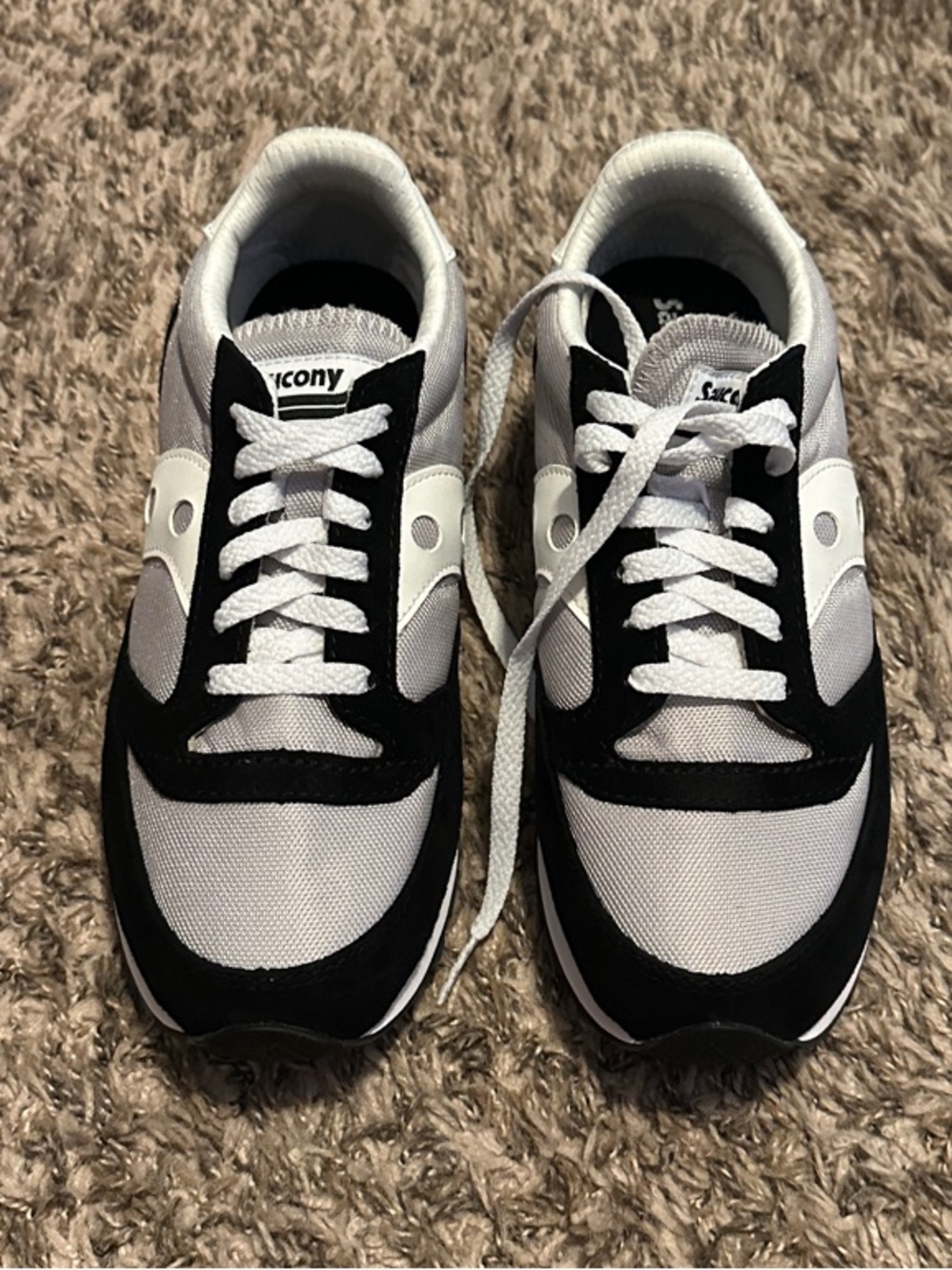 Saucony Men’s Black and silver Retro Runner Sneakers